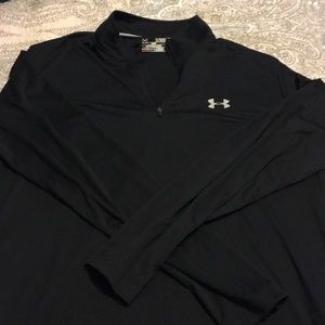 Black heat gear under armour shirt